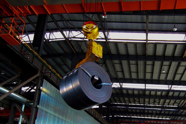 Which C Hook Coil Lifter Is Right for Your Material Handling Needs