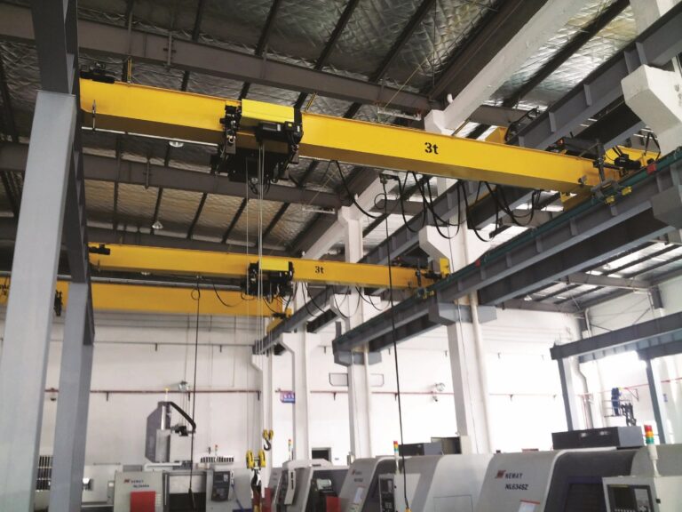 Equipped with wireless remote control and A5 working grade, applied for mechanical parts transfer and workshop assembly. The compact low-headroom design perfectly adapts to the existing factory building. Stable and low-noise operation effectively improves workshop handling efficiency. We provide full overseas installation guidance and annual regular maintenance service.