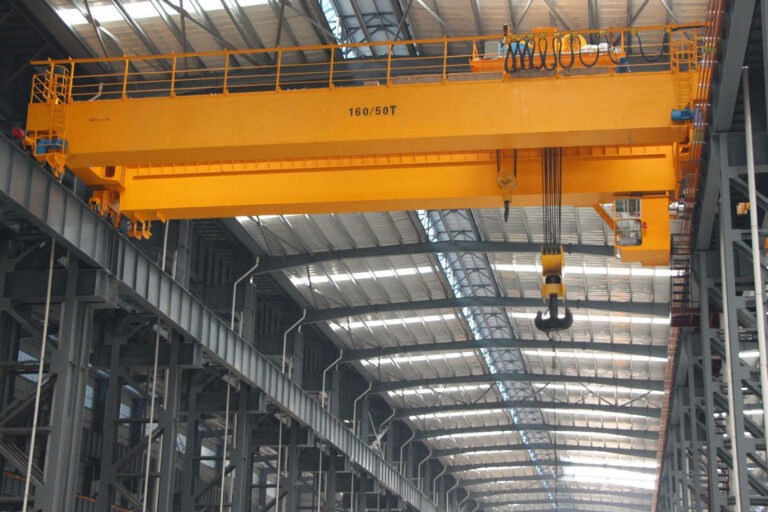 22.5m span, equipped with intelligent anti-sway system and cabin control system, used for large mechanical equipment assembly. The optimized low wheel pressure design avoids factory building reconstruction, saves customer’s infrastructure investment, and meets high-frequency and high-precision hoisting requirements.